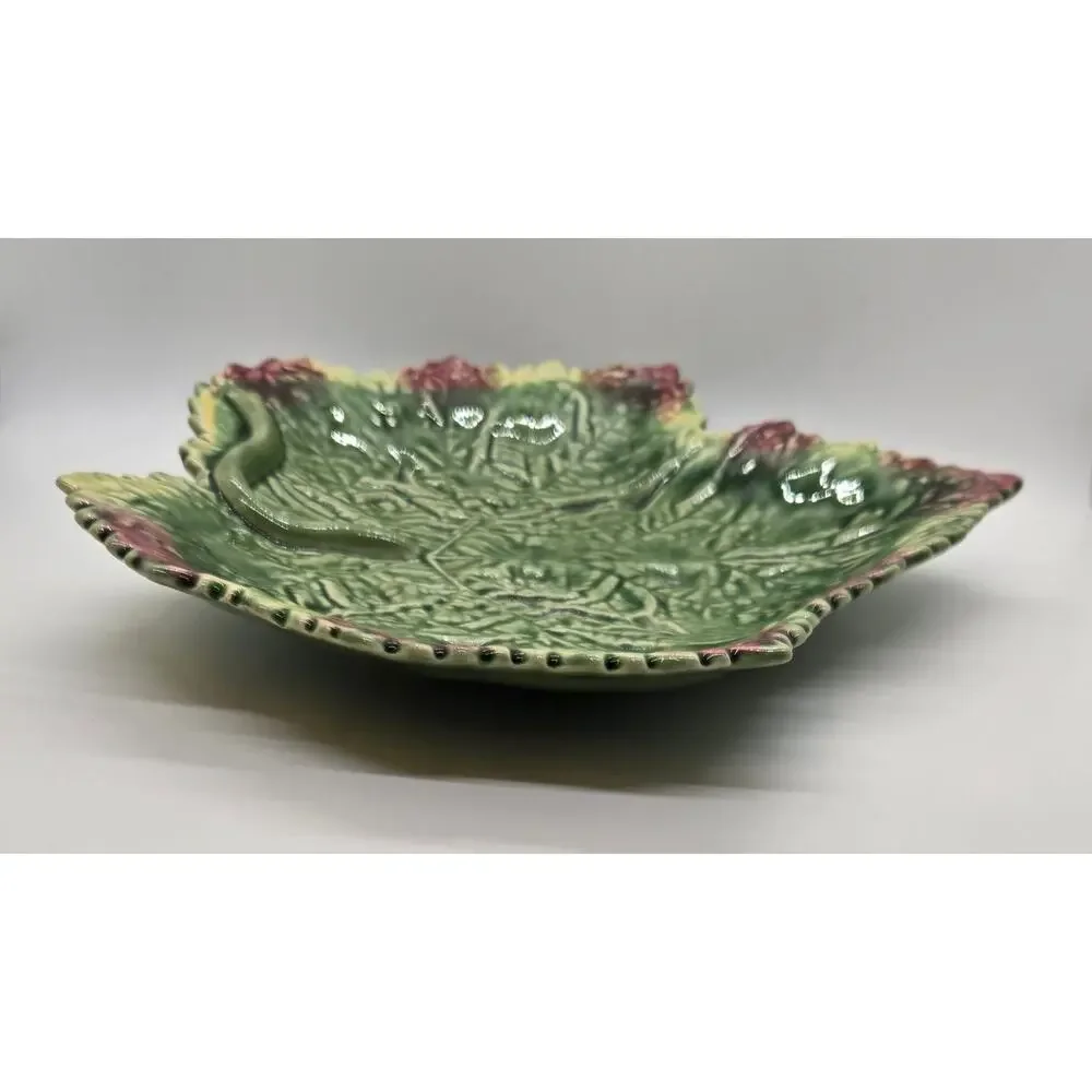 Bordallo Pinheiro Majolica Grape Leaf Plate Portugal Green 10